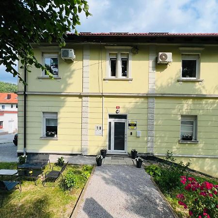 Hotel Lemonwood House Postumia Esterno foto