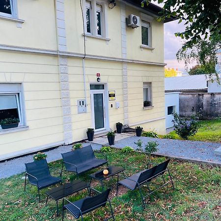 Hotel Lemonwood House Postumia Esterno foto