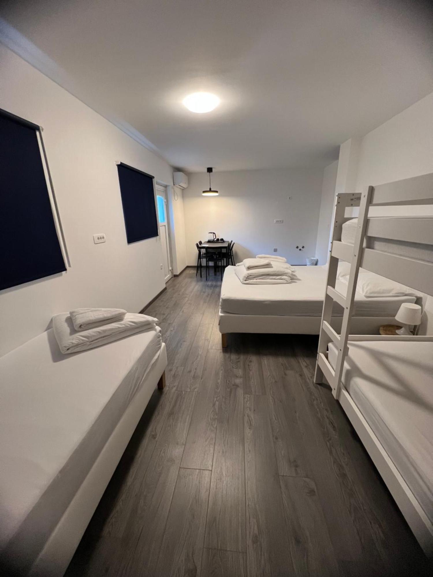 Hotel Lemonwood House Postumia Esterno foto