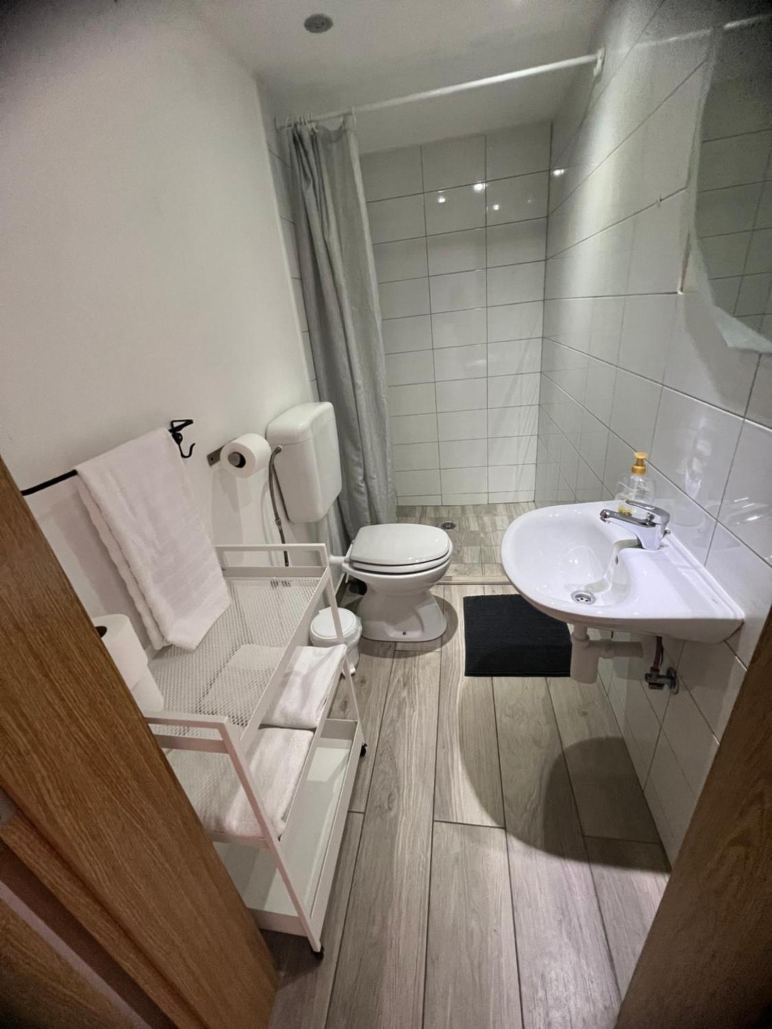 Hotel Lemonwood House Postumia Esterno foto