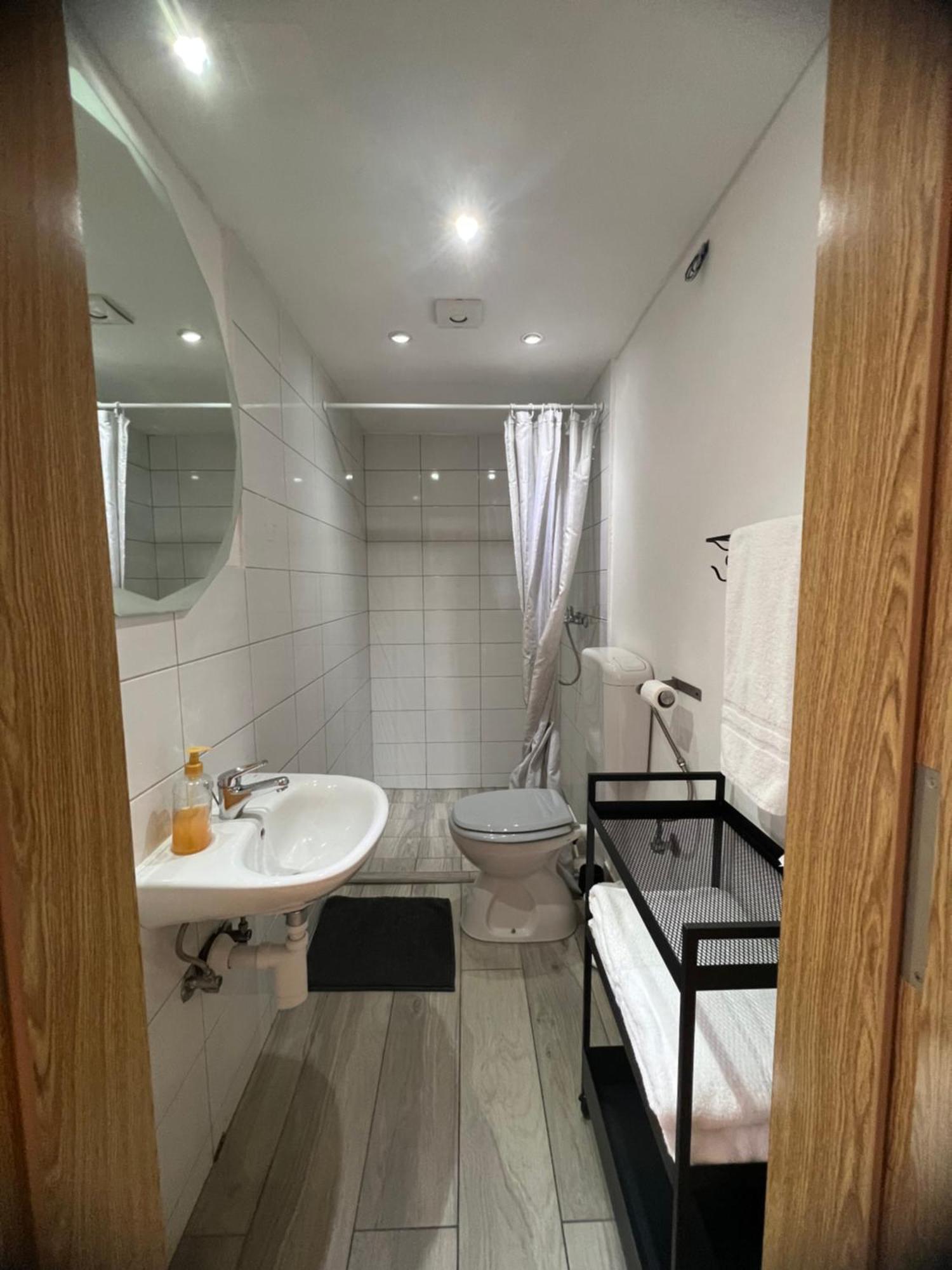 Hotel Lemonwood House Postumia Esterno foto