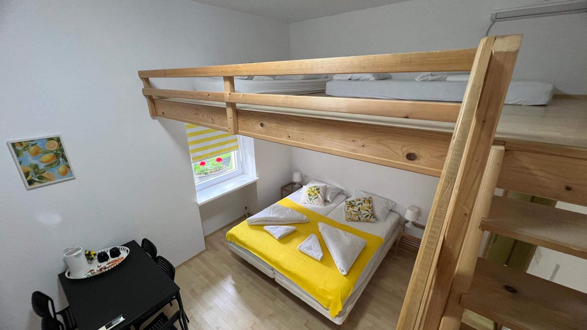 Hotel Lemonwood House Postumia Esterno foto