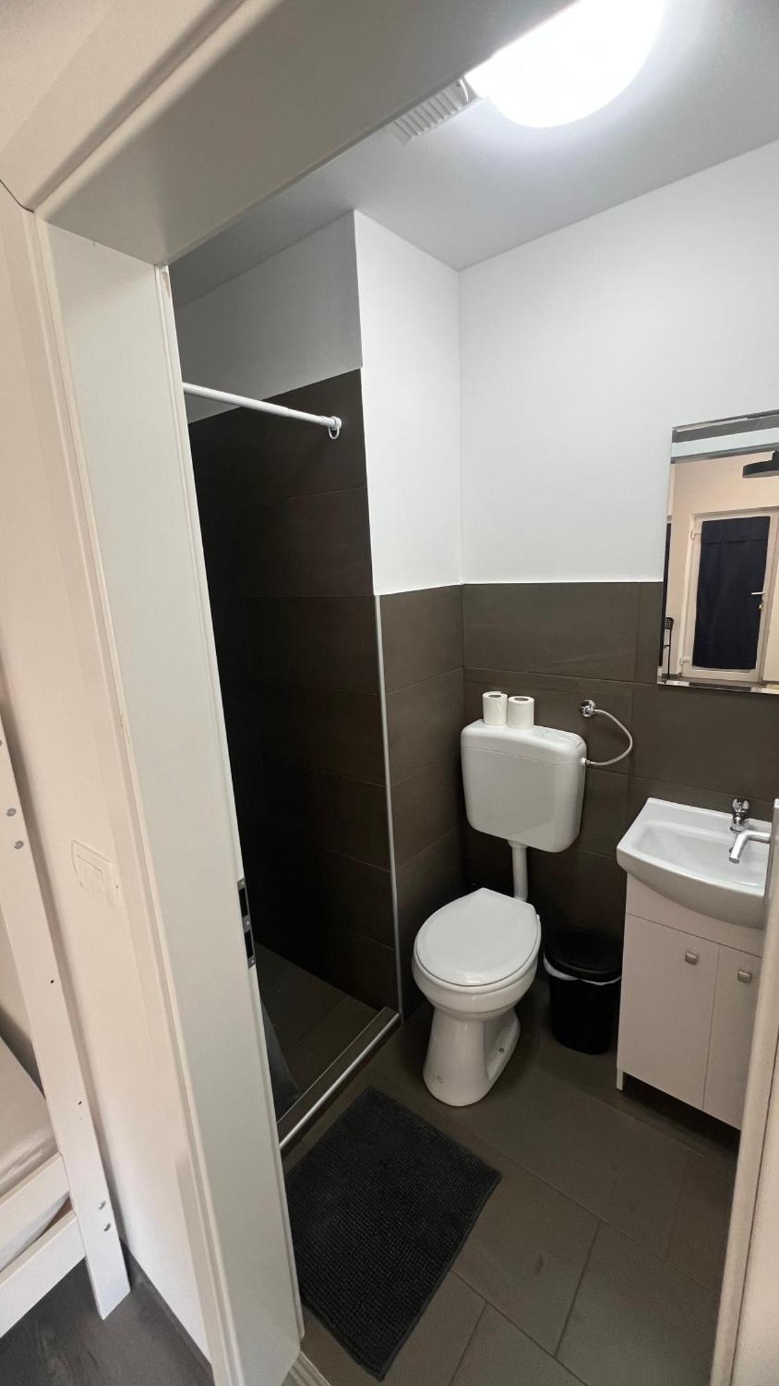 Hotel Lemonwood House Postumia Esterno foto