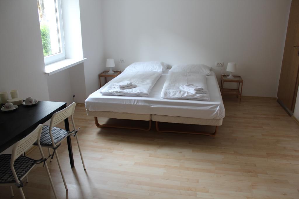 Hotel Lemonwood House Postumia Esterno foto