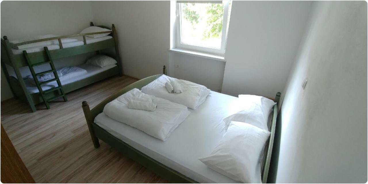 Hotel Lemonwood House Postumia Esterno foto