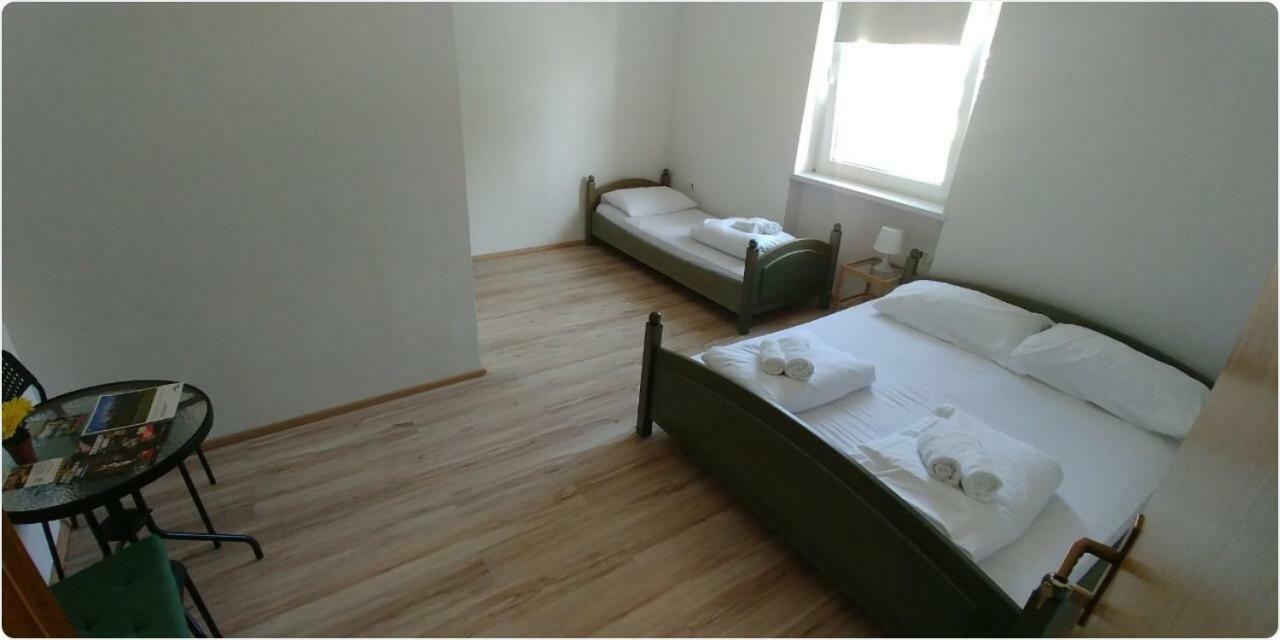 Hotel Lemonwood House Postumia Esterno foto